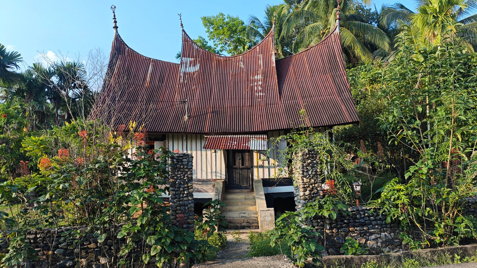 Rumah Gadang Kampung Adat Sijunjung